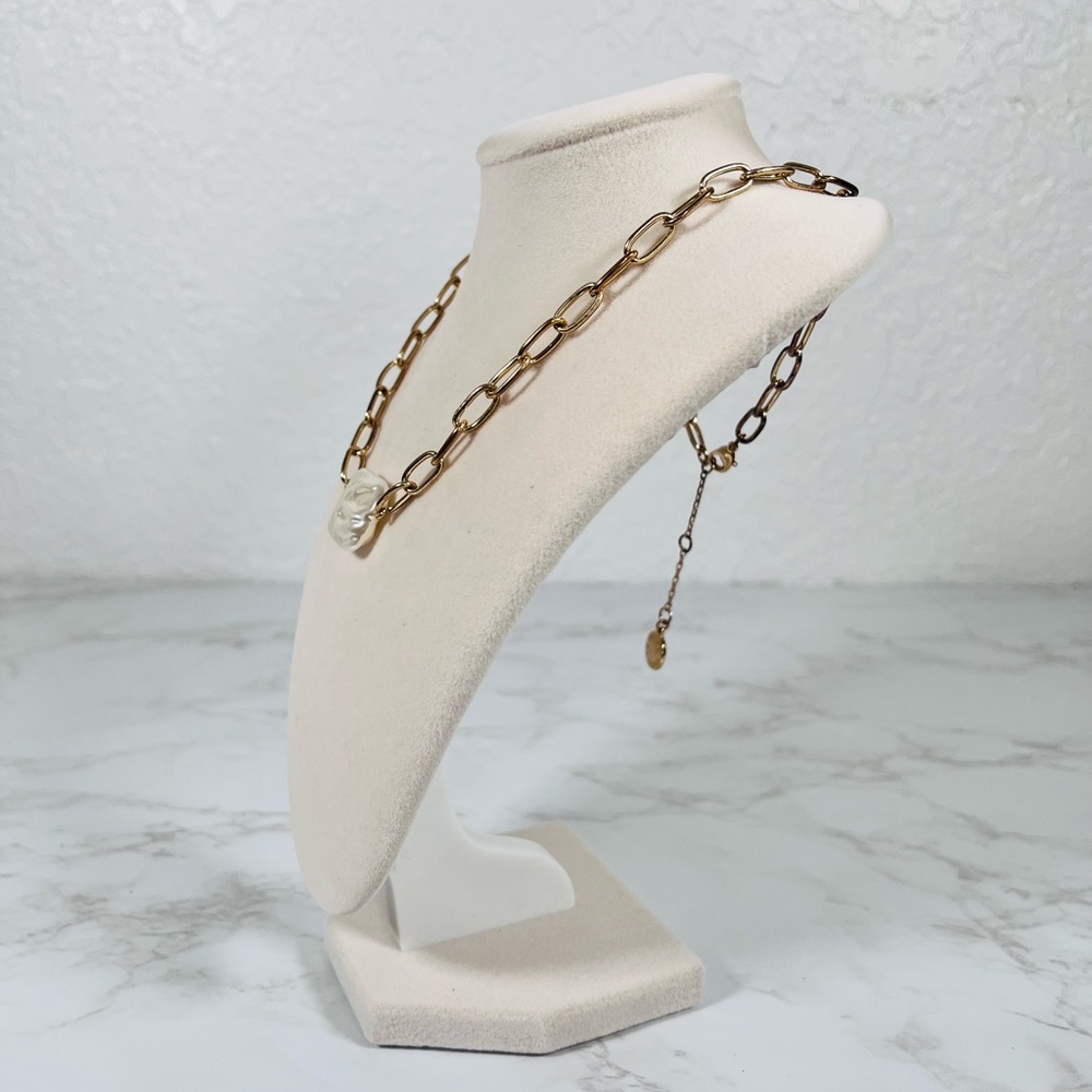 Gold Chain With Pearl Necklace - Picture 5 of 9